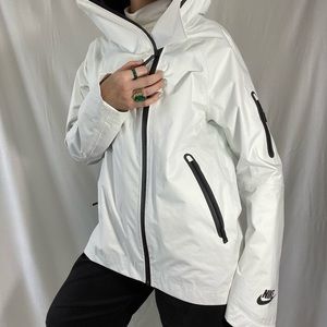 Women Nike Tech Hooded Asymmetrical Jacket White S